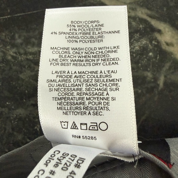 Express Performance Charcoal Dress Pants for Men - Picture 4 of 6